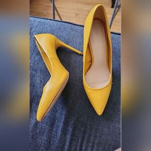 Zara woman size 40 , 8.5 us